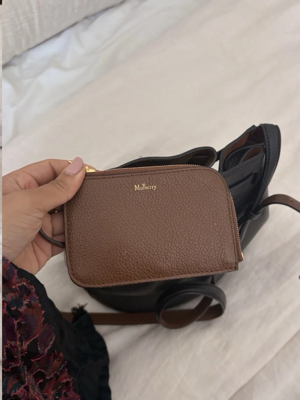 Mulberry Black Pebbled Leather Drawstring Shoulder Bucket Bag with Gold Hardware - Picture 3 of 6